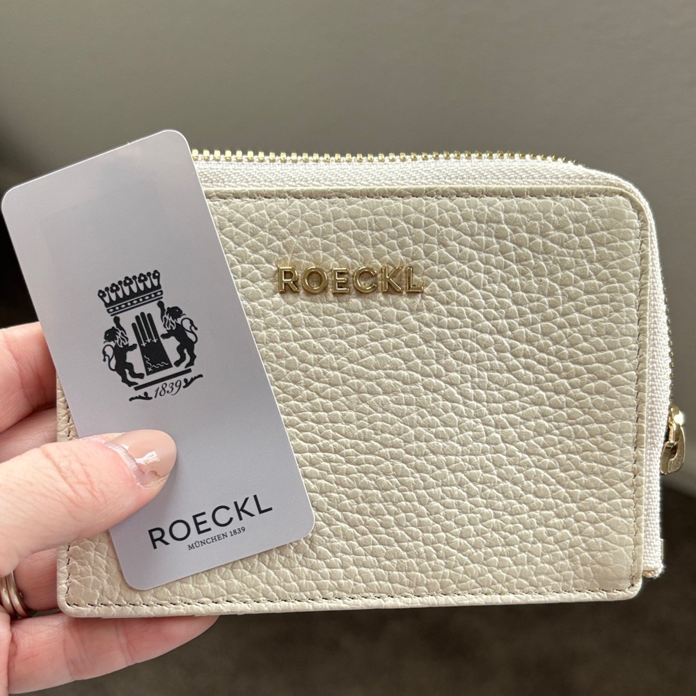 NWT Roeckl cream leather wallet